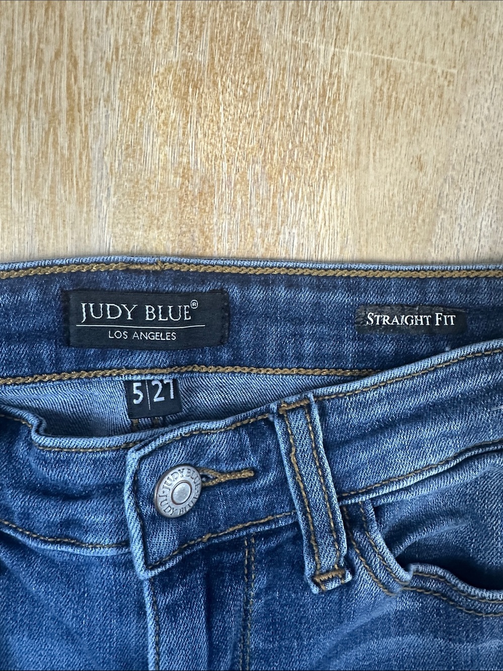 Judy Blue Mid Rise Classic Straight Leg Jeans in Medium Blue Wash - Picture 2 of 11